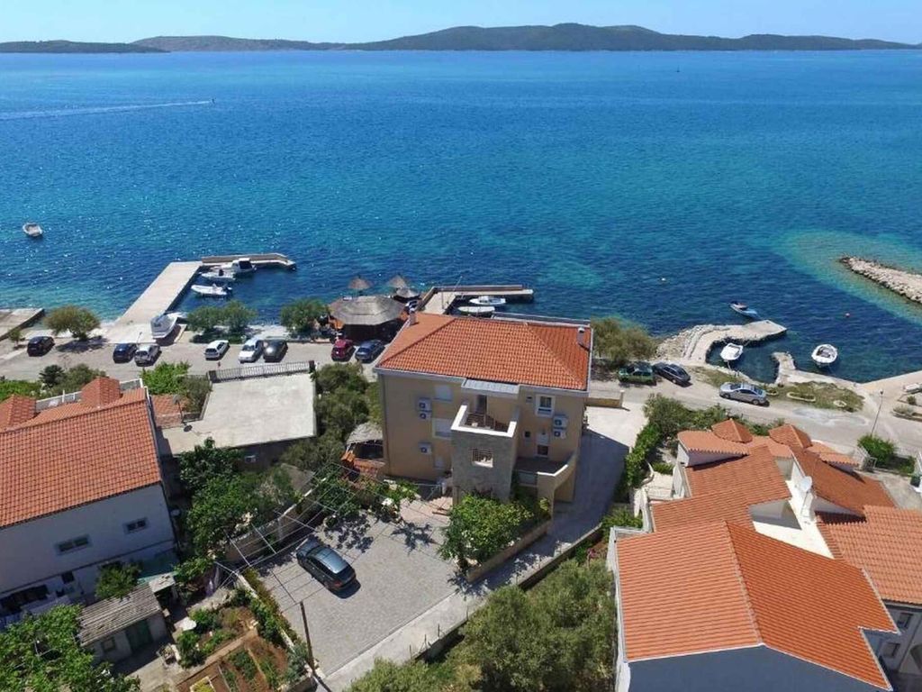 Ferienwohnung mit Balkon und Klimaanlage