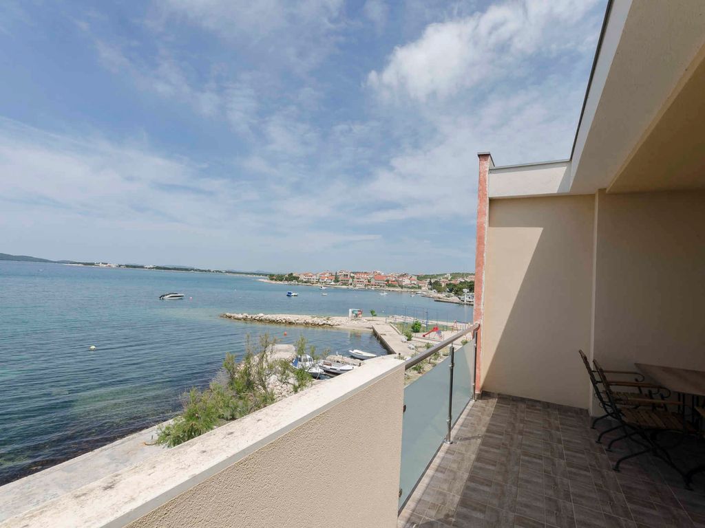 Ferienwohnung mit Balkon und Klimaanlage