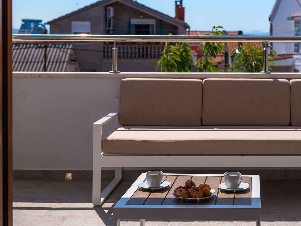 Ferienwohnung mit Balkon und Pool