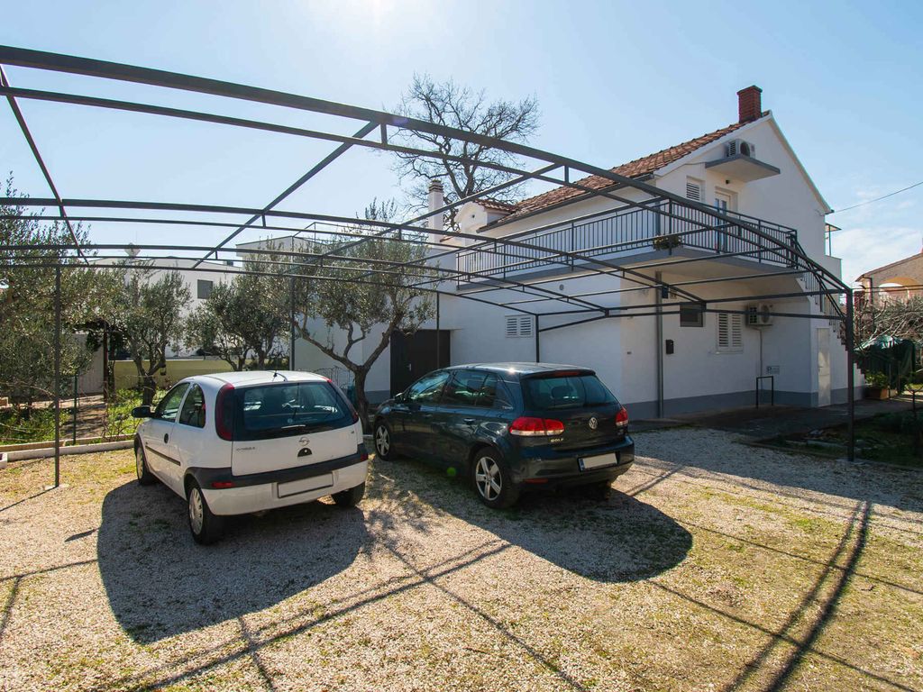 Ferienwohnung mit Balkon und Grill