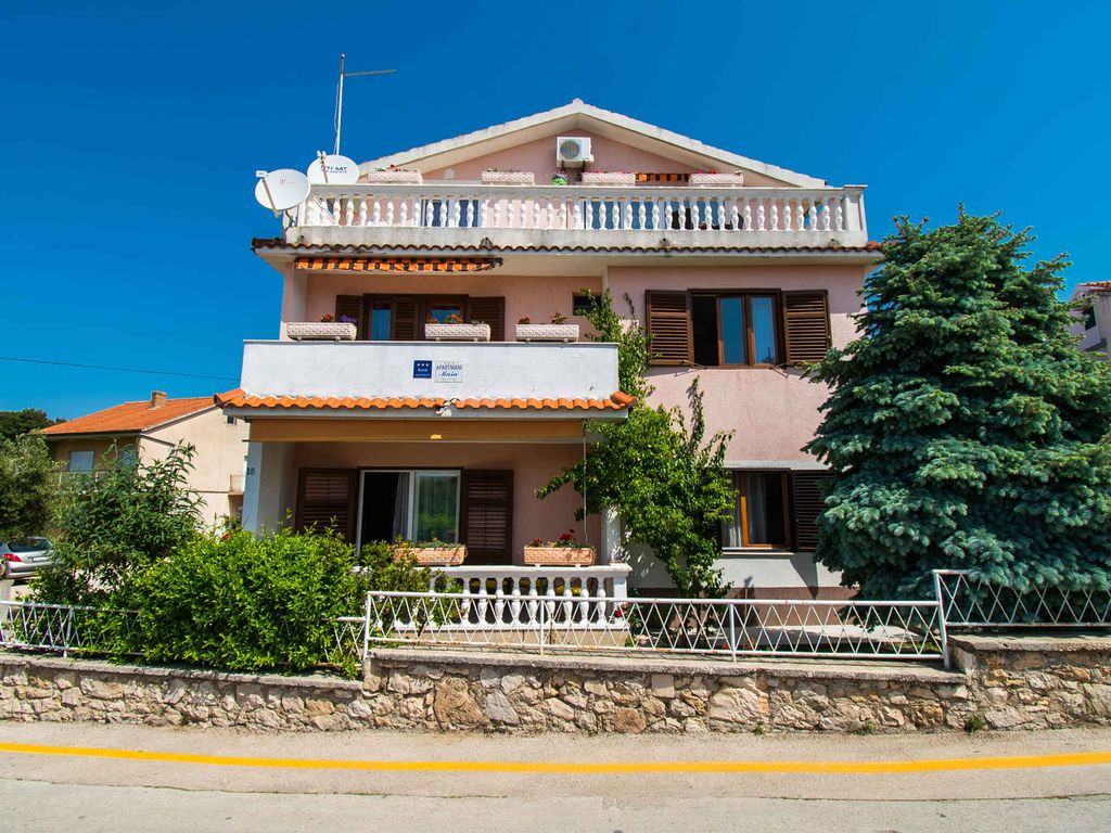 Ferienwohnung mit Terrasse und Grill