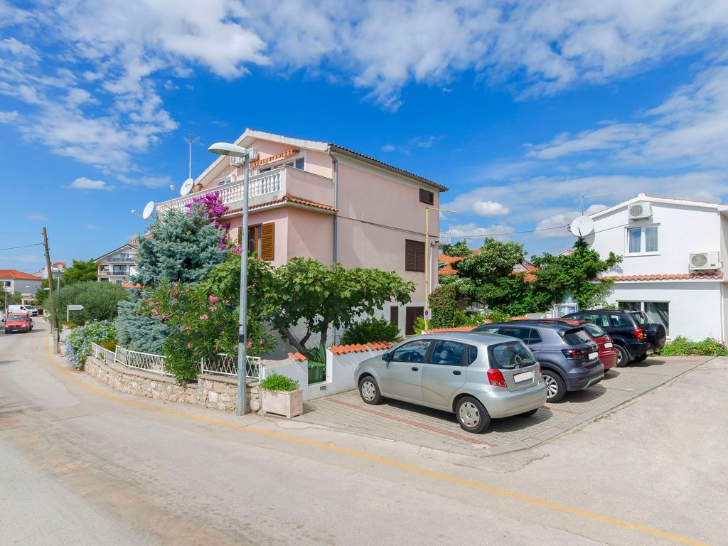 Ferienwohnung mit Terrasse und Grill