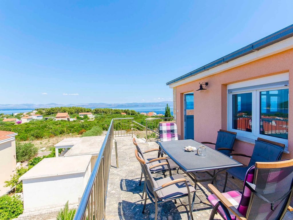 Ferienwohnung mit Internet, Klimaanlage und mit Meerblick
