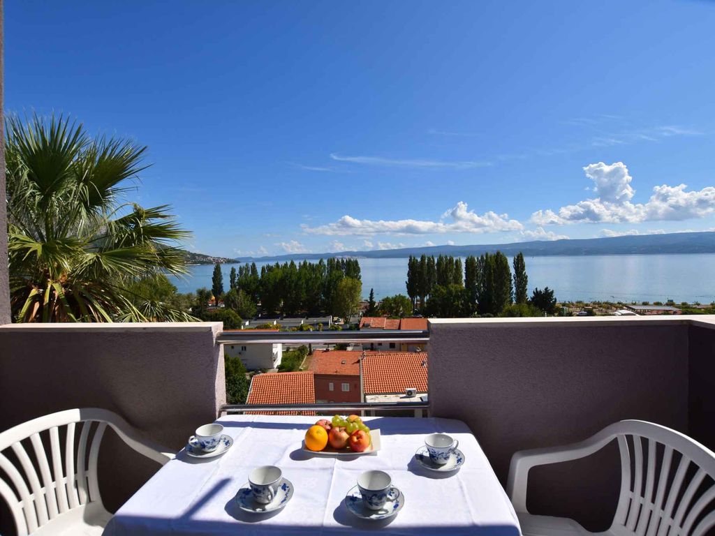Ferienwohnung mit Balkon und Meerblick