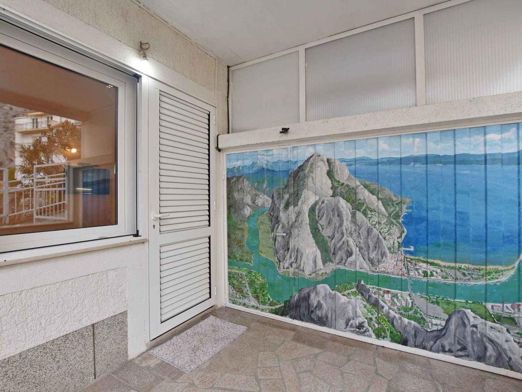 Ferienwohnung mit Klimaanlage und Balkon in Omis