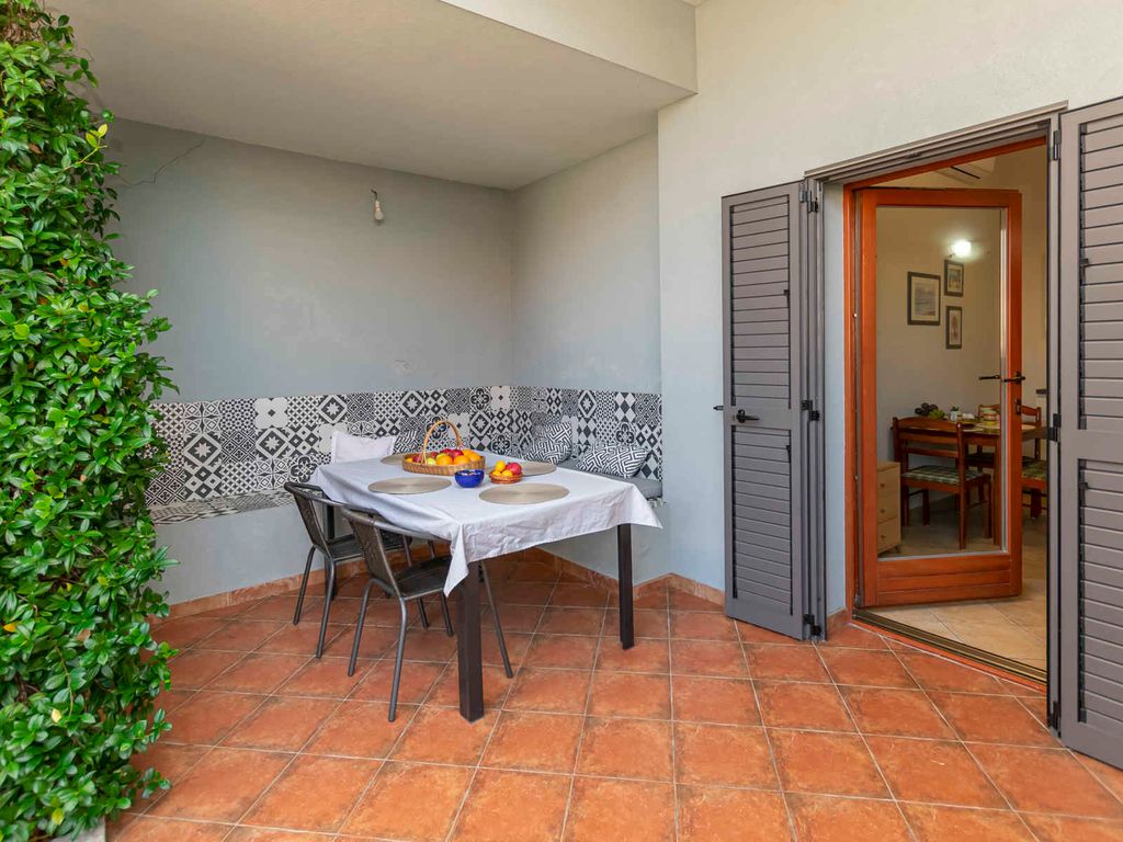Ferienwohnung mit Terrasse und Pool