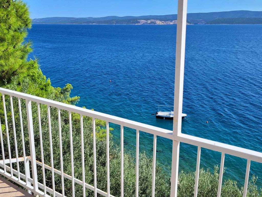 Ferienwohnung mit Terrasse und Meerblick an der Küste