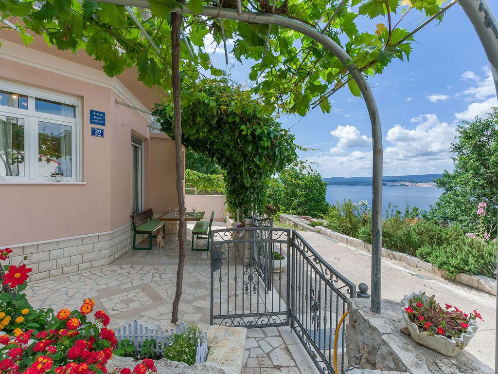 Ferienwohnung mit Terrasse und Grill