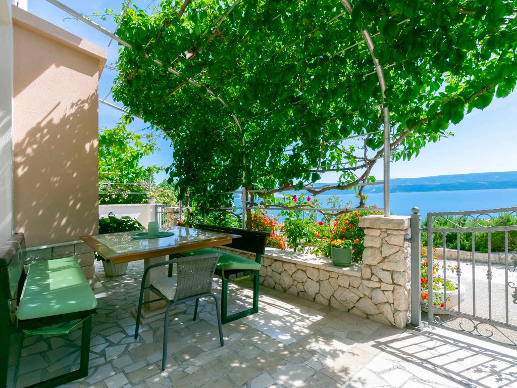 Ferienwohnung mit Terrasse und Grill