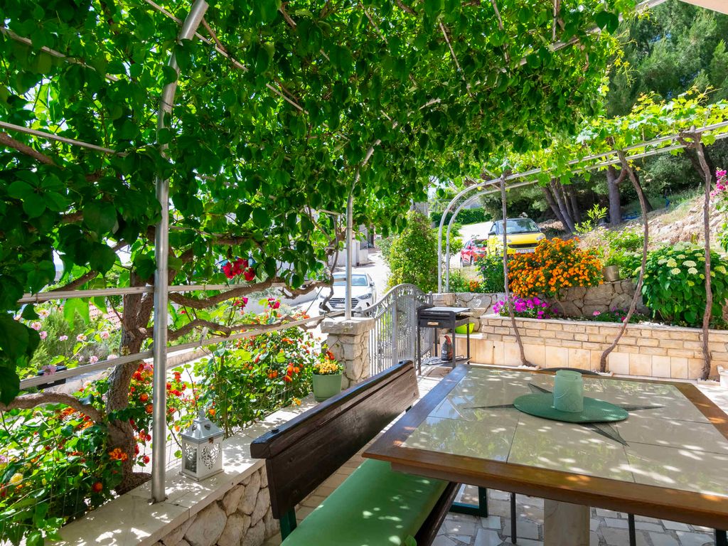 Ferienwohnung mit Terrasse und Grill