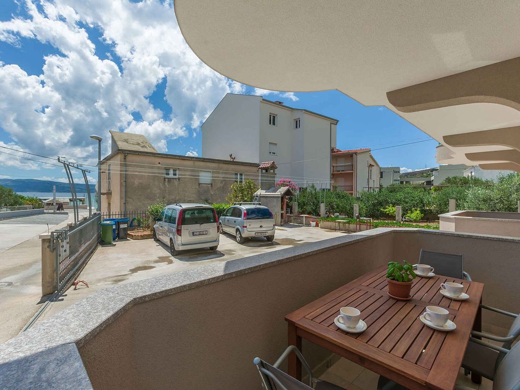 Ferienwohnung mit Balkon und Grill