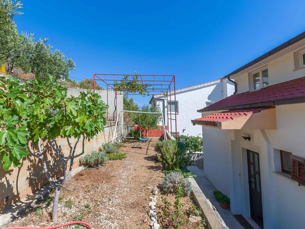 Ferienwohnung mit Balkon und Grill