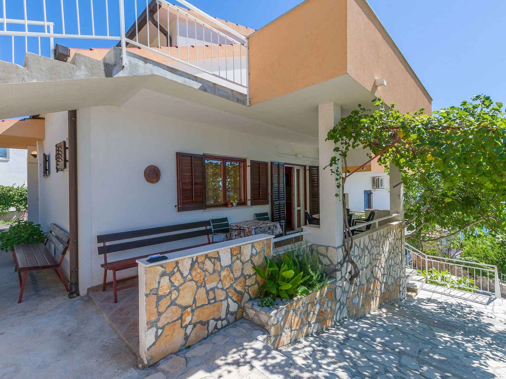 Ferienwohnung mit Balkon und Grill