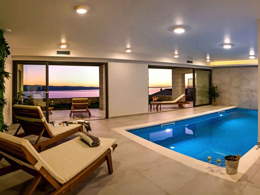 Ferienhaus mit Klimaanlage und Innenpool