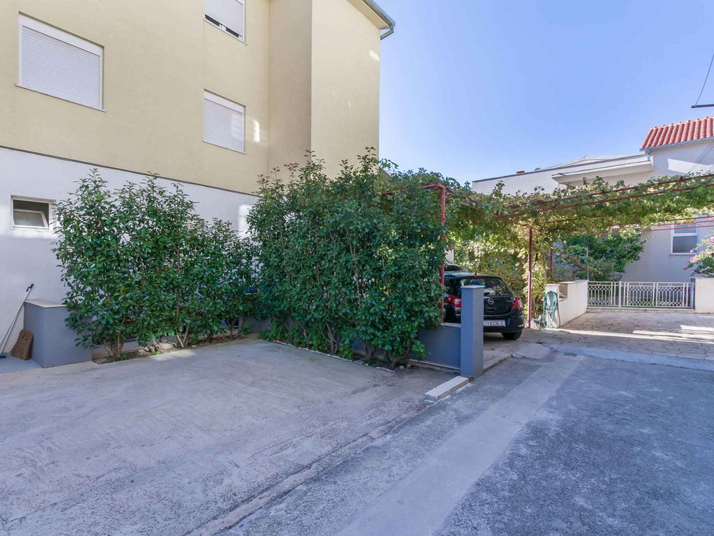 Ferienwohnung mit Klimaanlage und Balkon in Omis