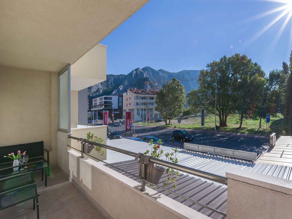 Ferienwohnung mit Klimaanlage und Balkon in Omis