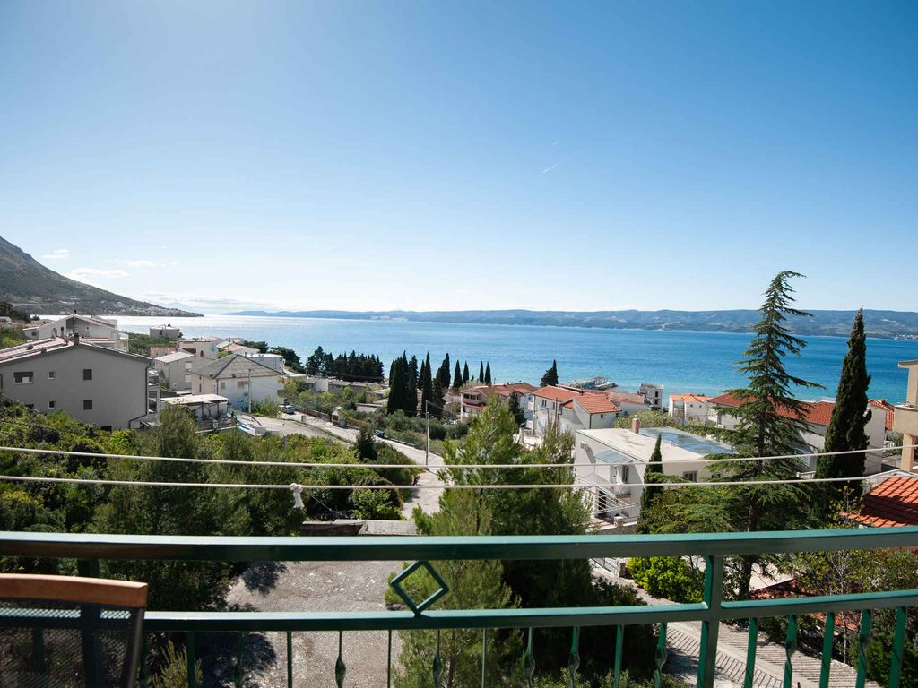 Ferienwohnung mit Balkon und Grill
