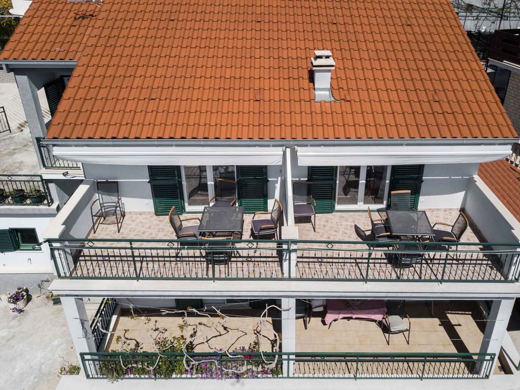 Ferienwohnung mit Balkon und Grill