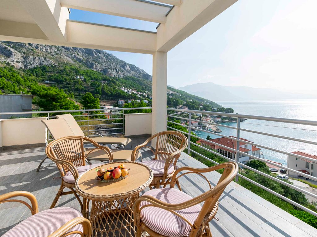 Ferienwohnung mit Terrasse und Meerblick
