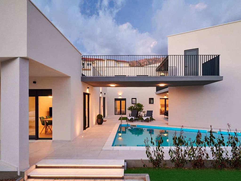 Villa mit Pool