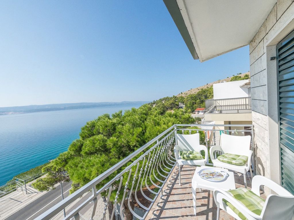 Ferienwohnung mit gemeinsamer Terrasse direkt am Meer