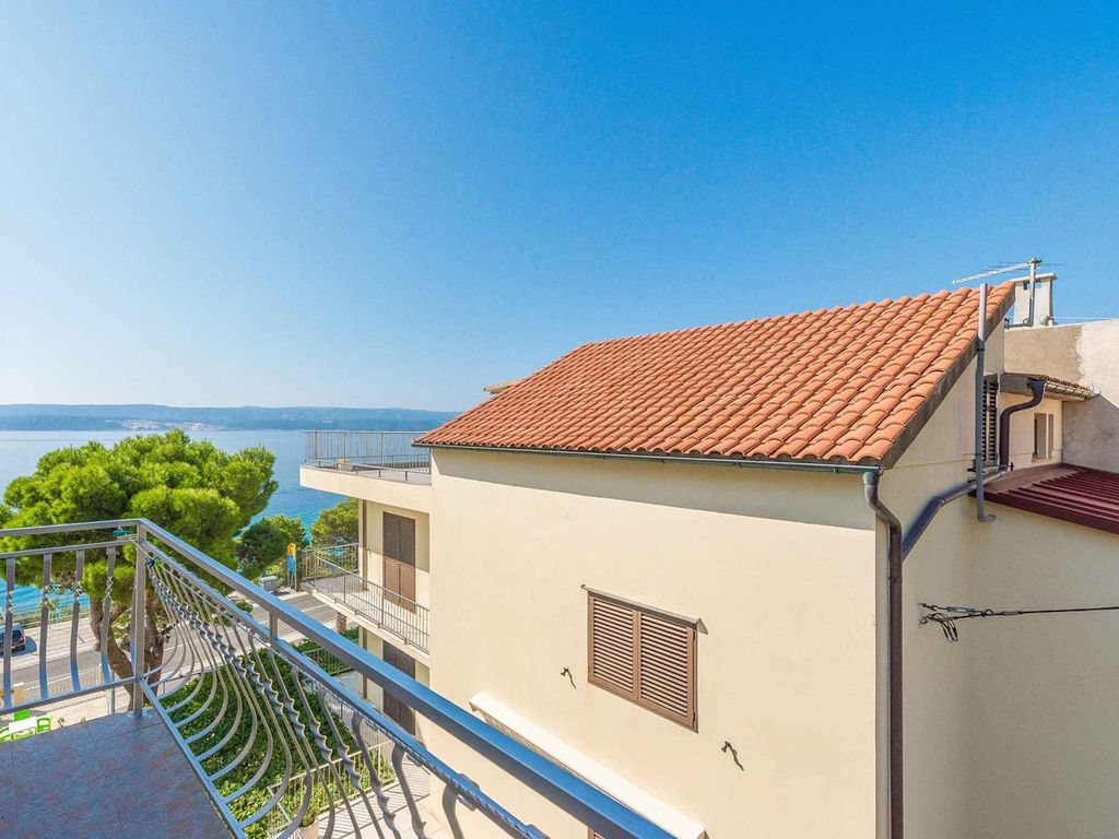 Ferienwohnung mit gemeinsamer Terrasse direkt am Meer