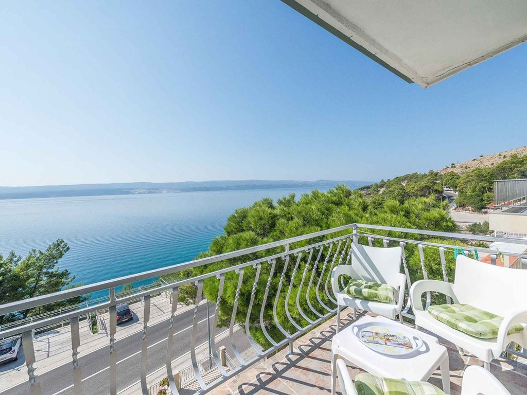 Ferienwohnung mit gemeinsamer Terrasse direkt am Meer