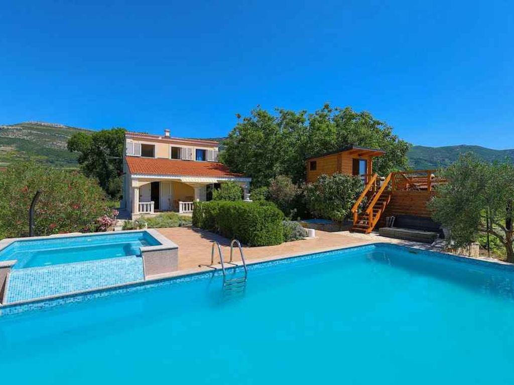 Villa mit Klimaanlage und Pool