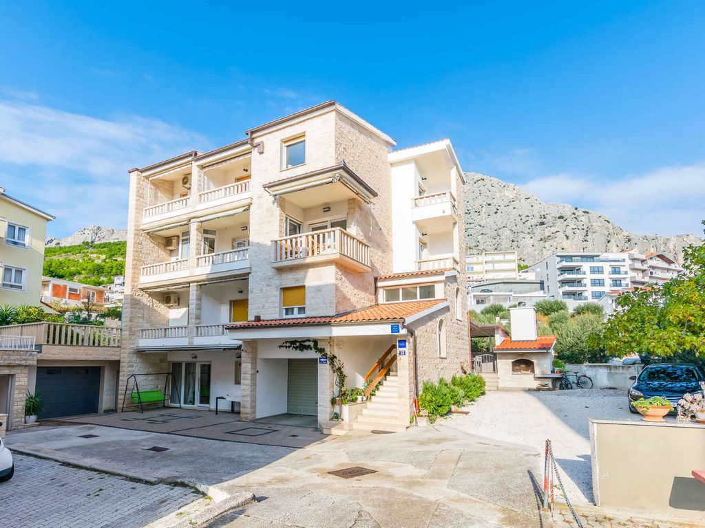 Charmantes Studio Tonko in Duće mit Balkon und Strandnähe