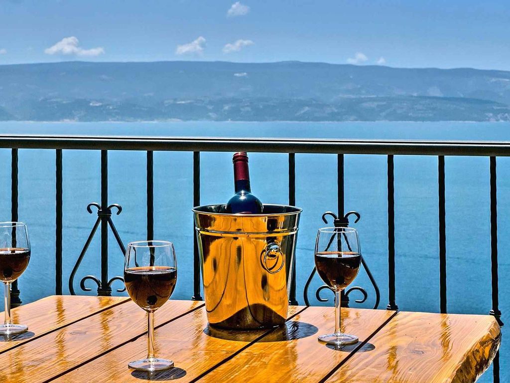 Ferienhaus mit atemberaubendem Panoramablick auf das Meer.