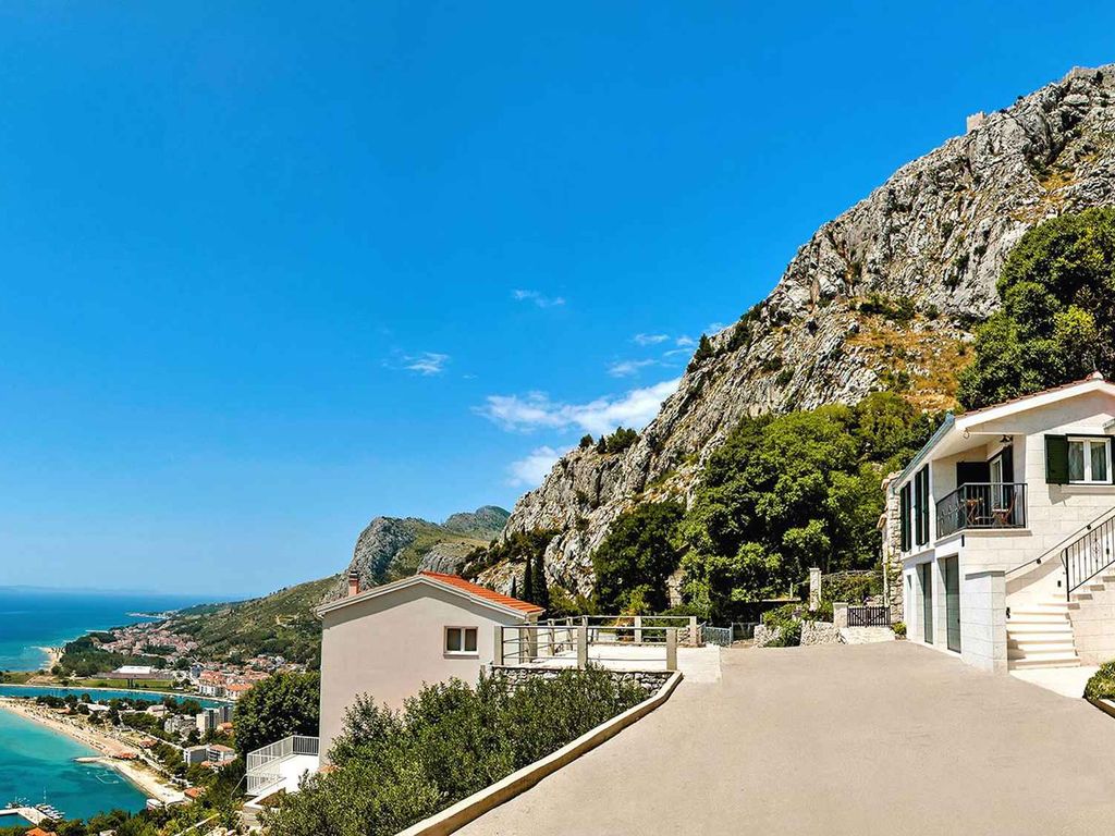 Ferienhaus mit atemberaubendem Panoramablick auf das Meer.
