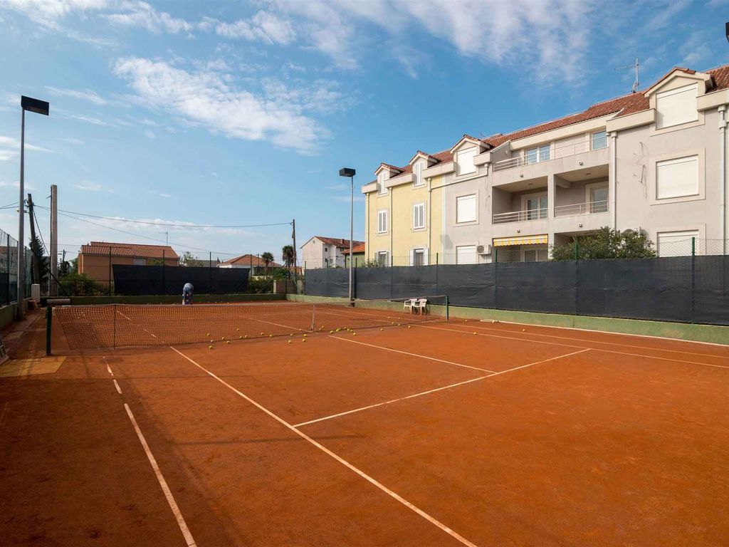 Ferienwohnung Unterkunft mit Tennismöglichkeit