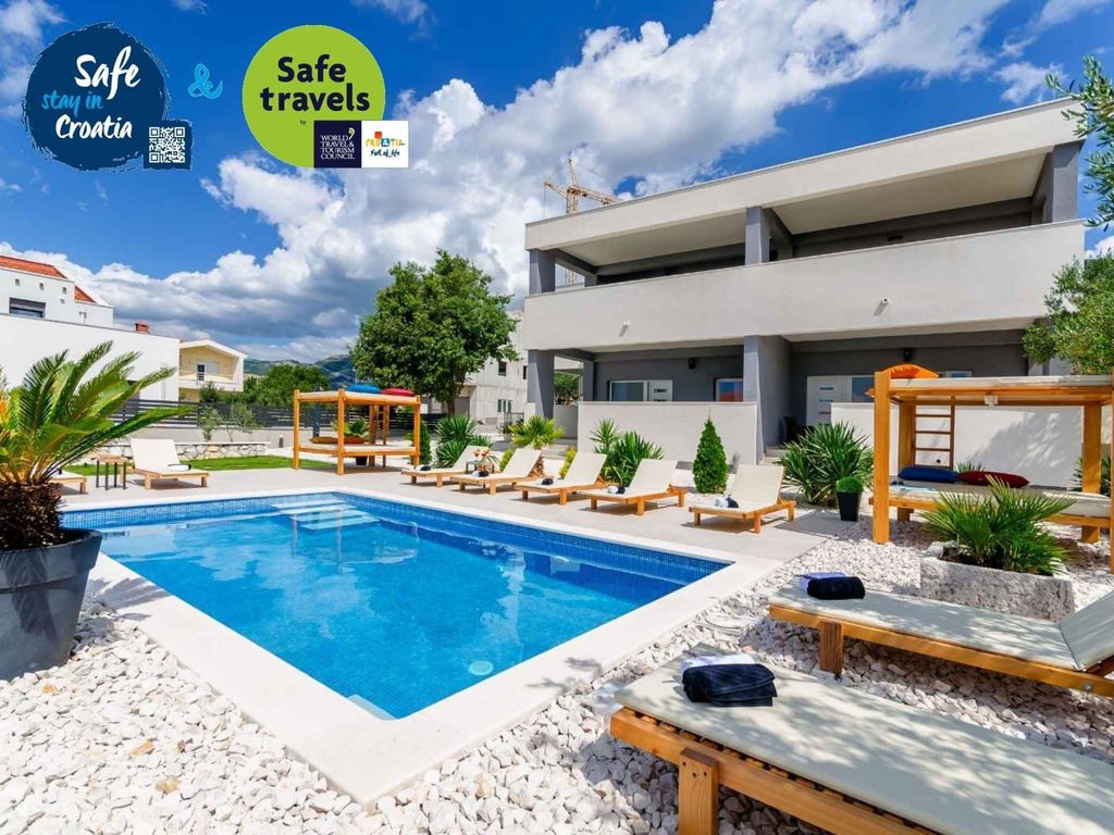 Ferienwohnung mit Pool und Klimaanlage