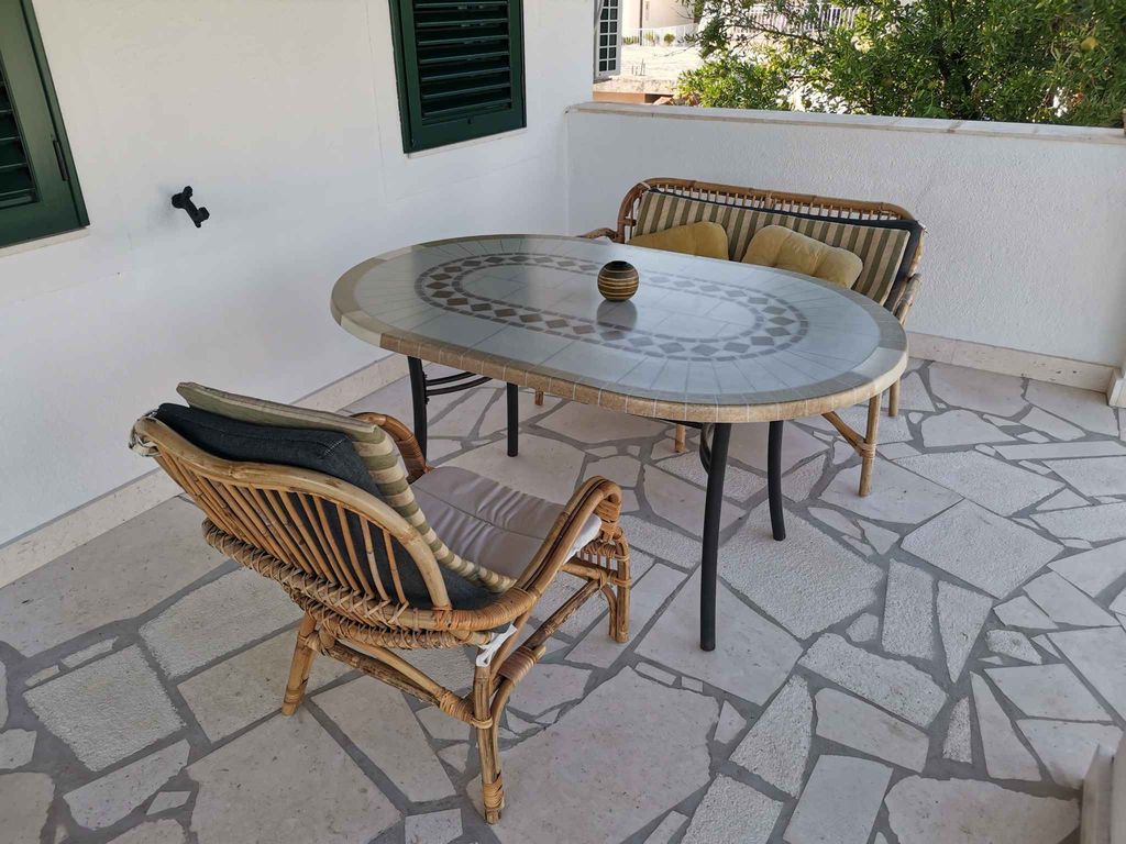 Ferienwohnung mit Terrasse und Meerblick am Strand