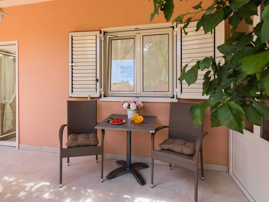 Ferienwohnung mit Terrasse und Klimaanlage
