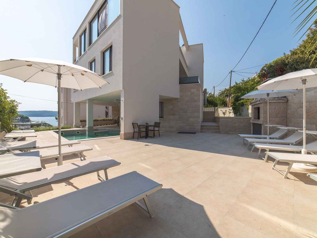 Villa mit Pool