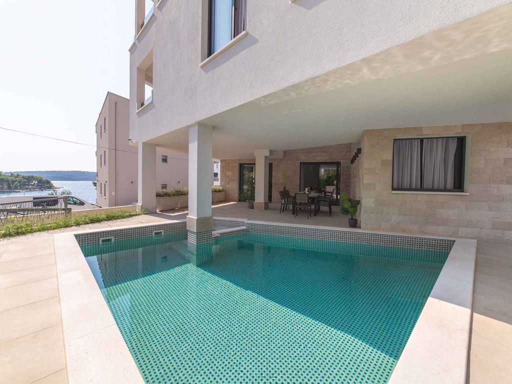 Villa mit Pool