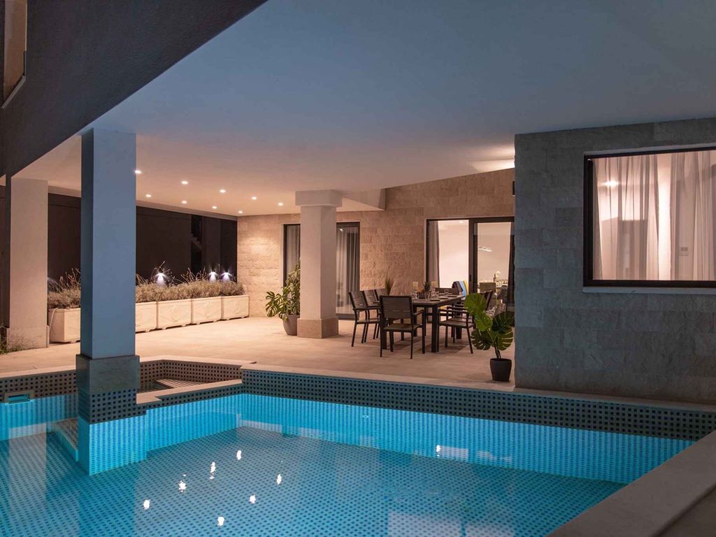 Villa mit Pool