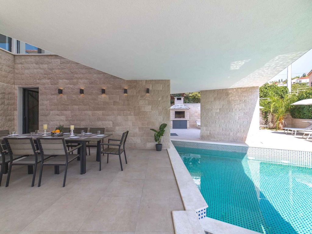 Villa mit Pool