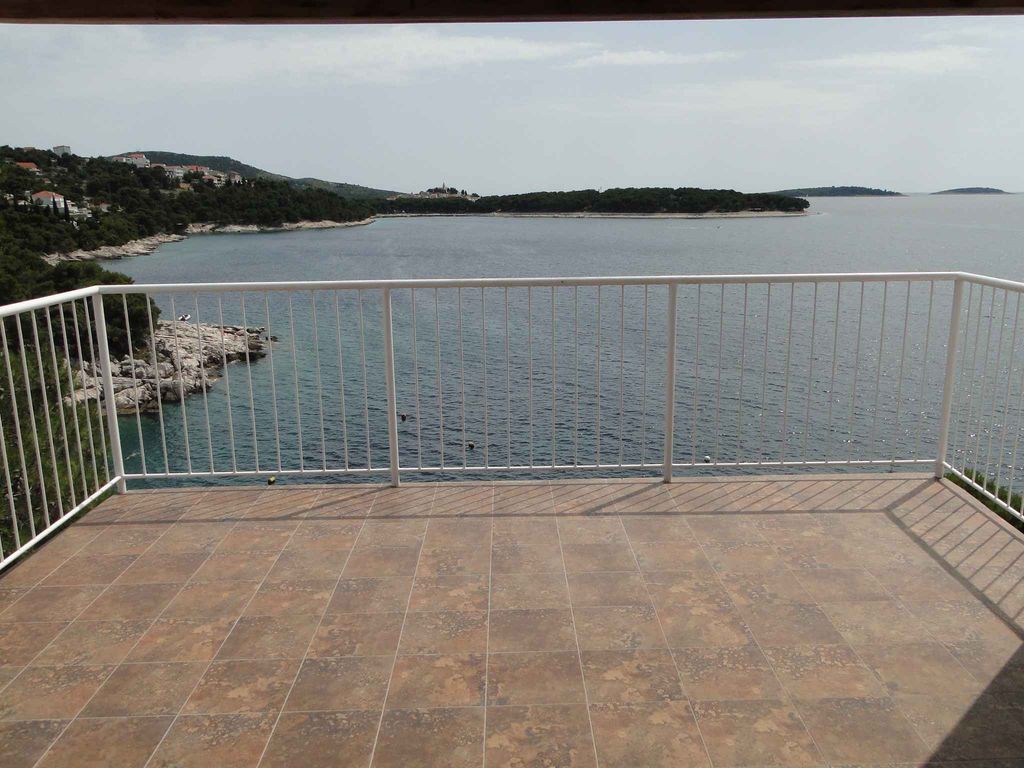 Ferienwohnung mit schönem Blick auf das Meer von der Terrasse