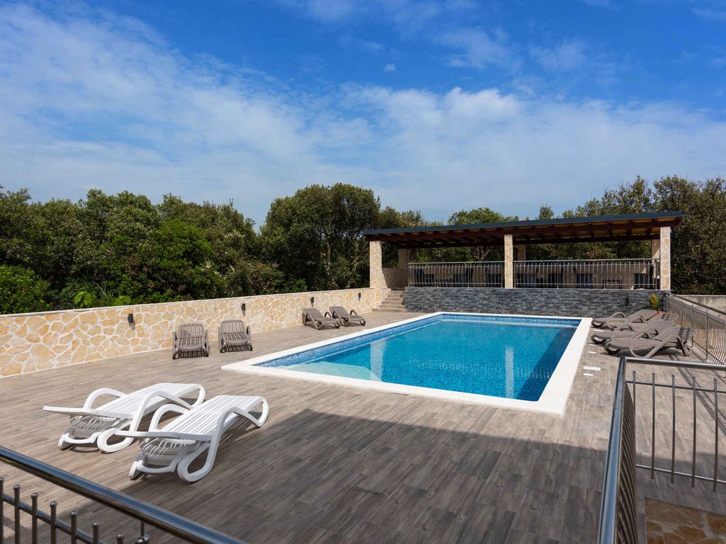 Ferienwohnung mit Schwimmbad