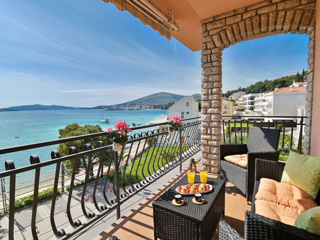 Ferienwohnung am Meer mit einem Balkon