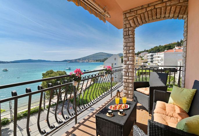 Ferienwohnung am Meer mit einem Balkon