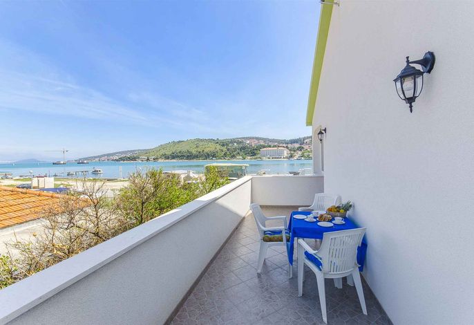 Ferienwohnung mit Balkon und Meerblick