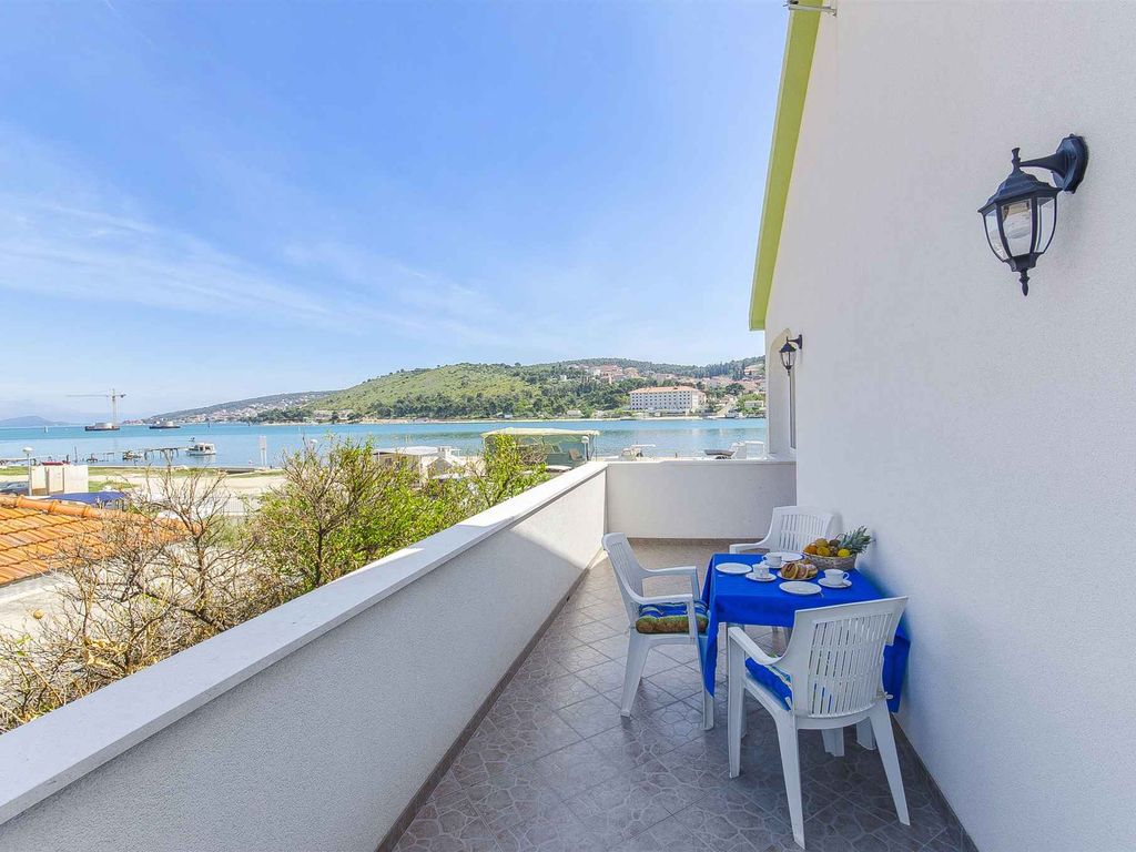 Ferienwohnung mit Balkon und Meerblick