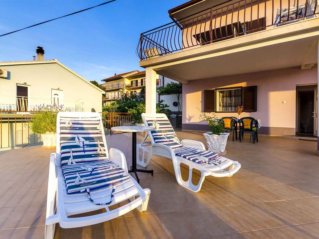 Ferienwohnung mit Balkon und Klimaanlage