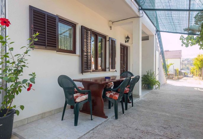 Ferienwohnung mit Terrasse und Klimaanlage