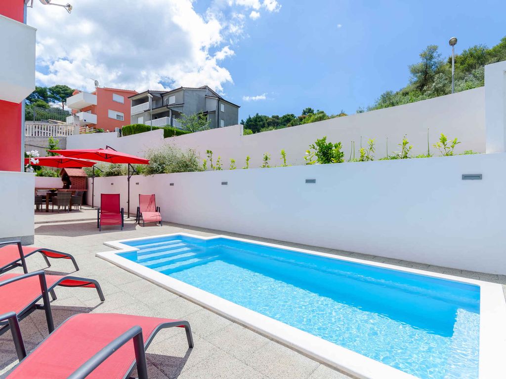 Ferienhaus mit Klimaanlage und Pool