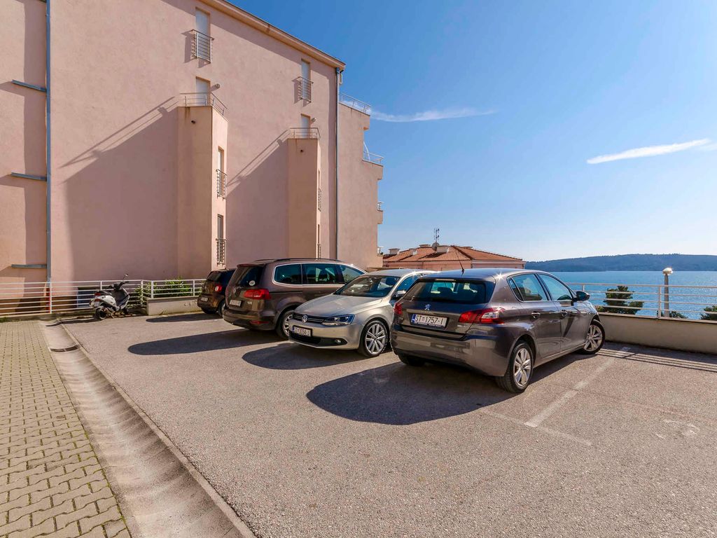 Ferienwohnung mit Klimaanlage und Terrasse in der Nähe vom Strand