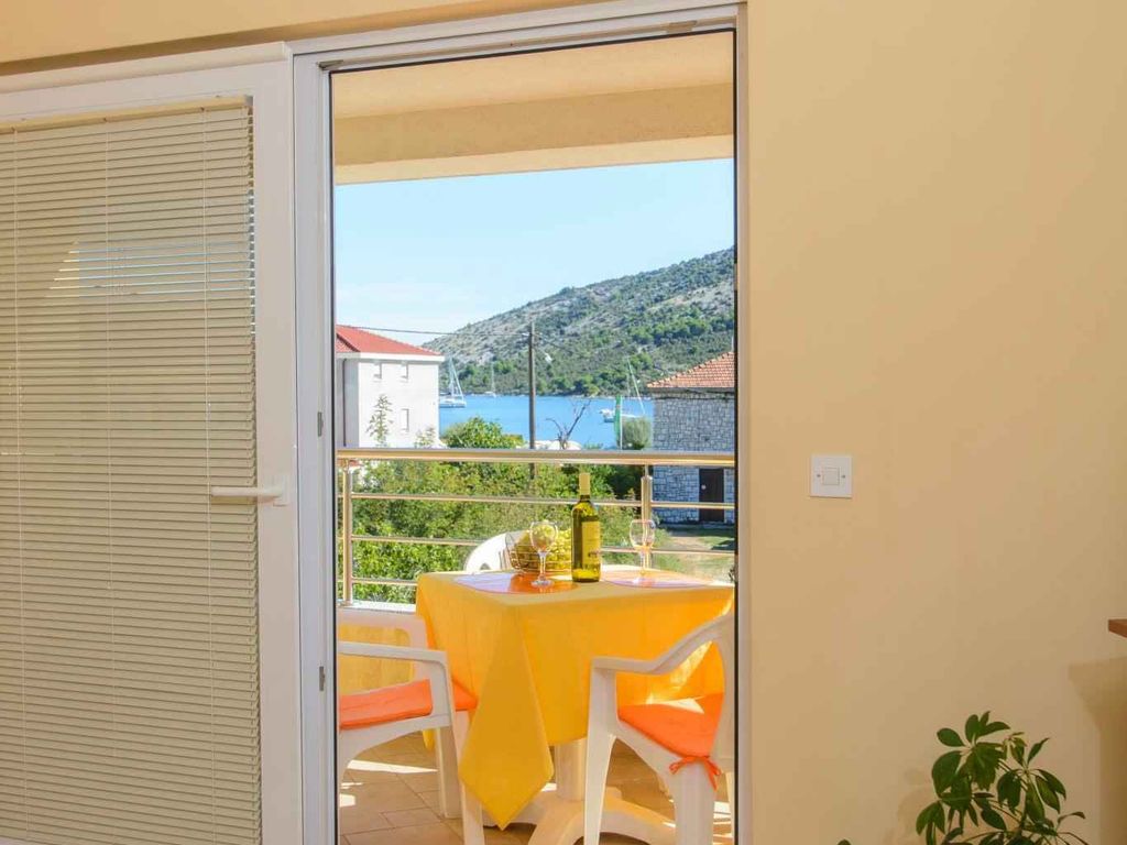 Apartment für 5 Personen mit Meerblick und Balkon, nur 100 m vom Meer entfernt